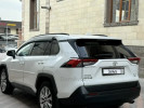 Toyota RAV4 2020 года