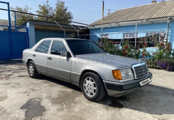 Mercedes-Benz E-Класс 1990 года