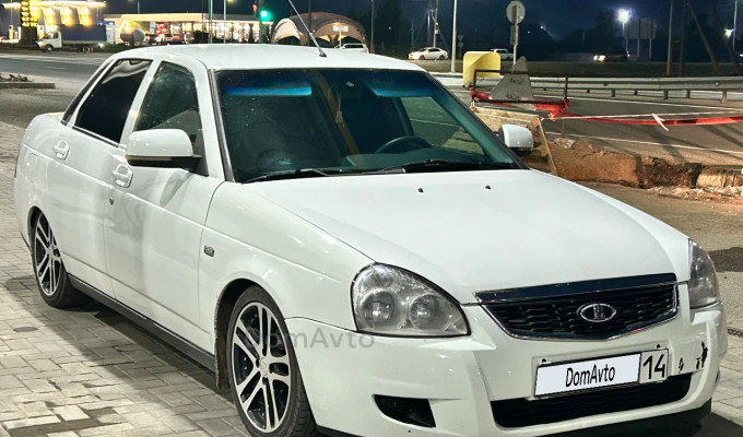 ВАЗ (Lada) Priora 2015 года