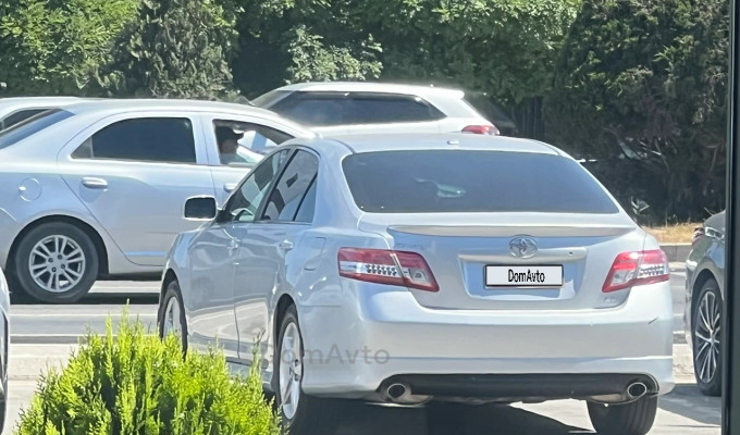 Toyota Camry 2010 года