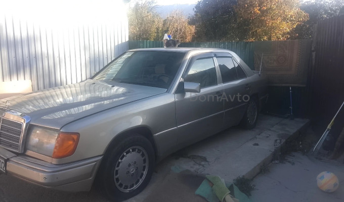 Mercedes-Benz E-Класс 1992 года