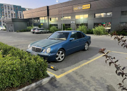 Mercedes-Benz E-Класс 1999 года