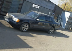 Mercedes-Benz E-Класс 1992 года
