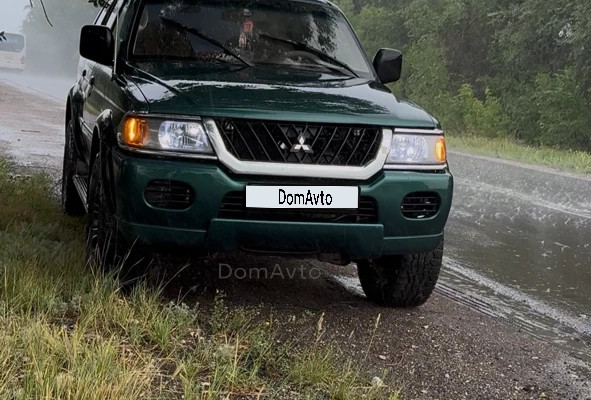 Mitsubishi Montero Sport 2000 года