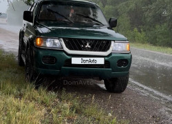 Mitsubishi Montero Sport 2000 года