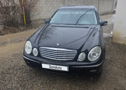 Mercedes-Benz E-Класс 2005 года