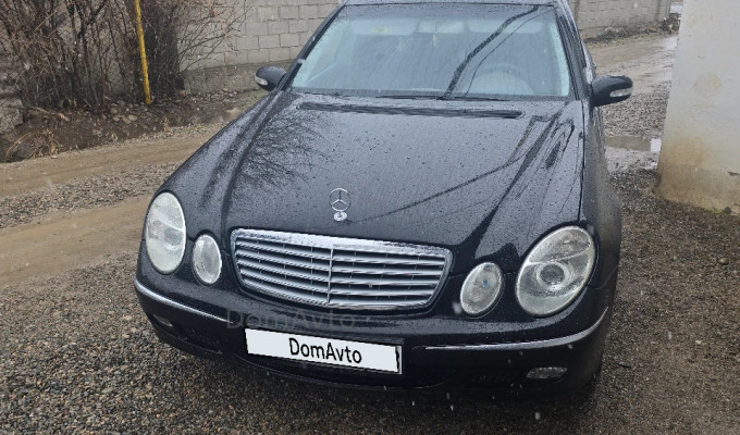 Mercedes-Benz E-Класс 2005 года