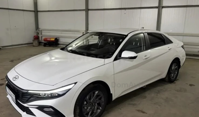 Hyundai Elantra 2025 года