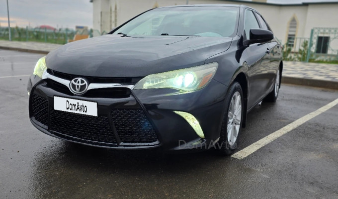 Toyota Camry 2015 года