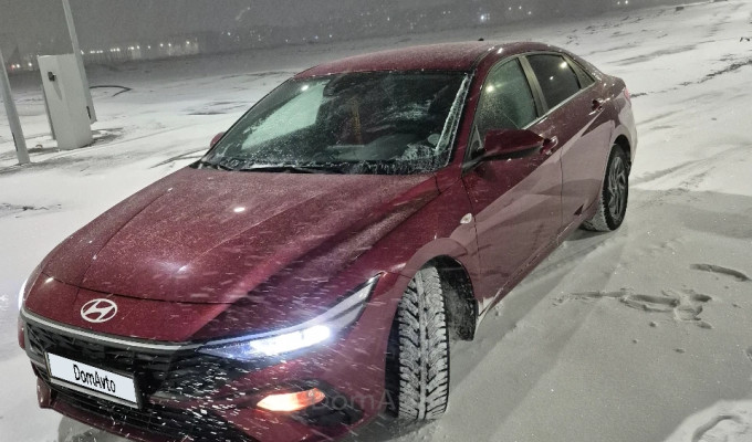 Hyundai Elantra 2024 года