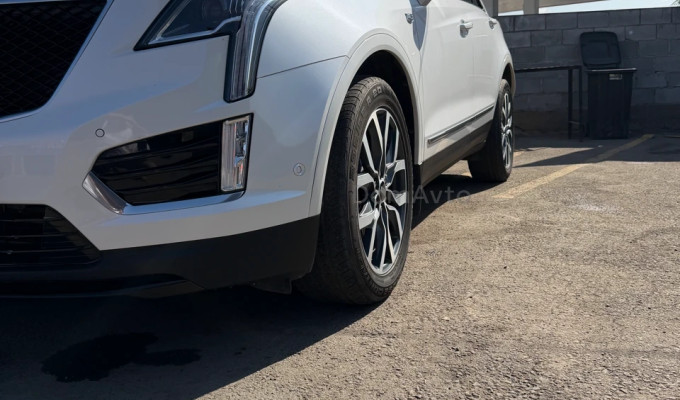 Cadillac XT5 2023 года