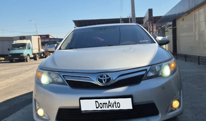 Toyota Camry 2013 года