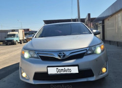 Toyota Camry 2013 года