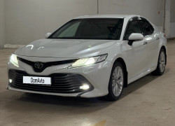 Toyota Camry 2020 года