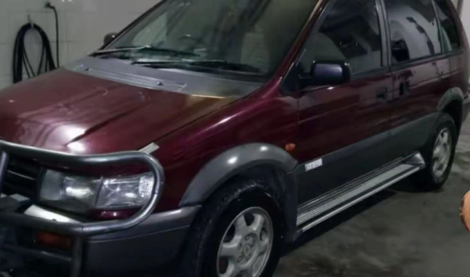 Mitsubishi RVR 1996 года