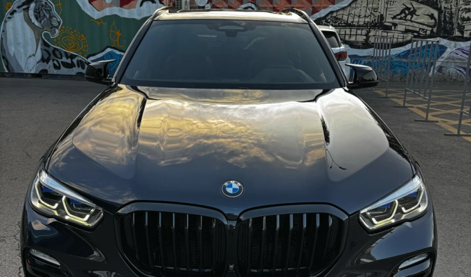 BMW X5 2021 года
