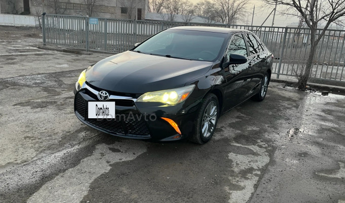 Toyota Camry 2015 года