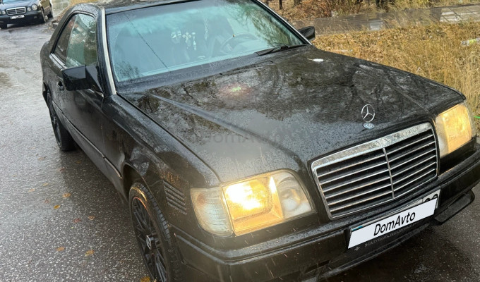 Mercedes-Benz E-Класс 1993 года