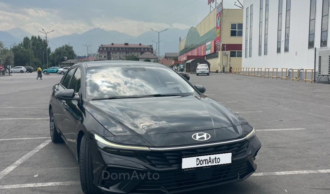 Hyundai Elantra 2024 года