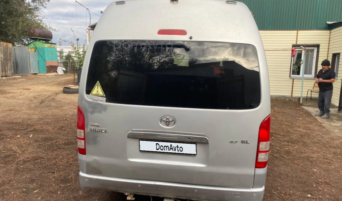 Toyota Hiace 2005 года