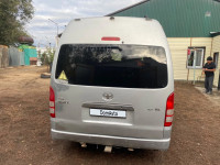 Toyota Hiace 2005 года