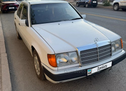 Mercedes-Benz E-Класс 1990 года