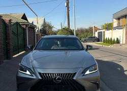Lexus ES 2023 года