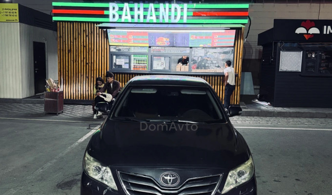 Toyota Camry 2010 года