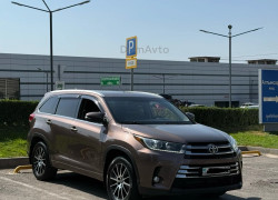 Toyota Highlander 2018 года