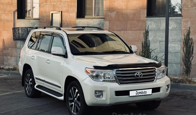 Toyota Land Cruiser 2013 года