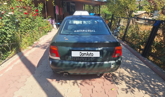 Audi A4 1995 года