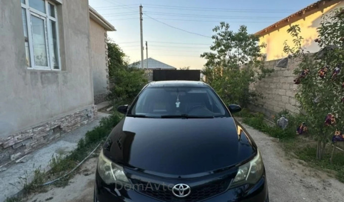 Toyota Camry 2013 года