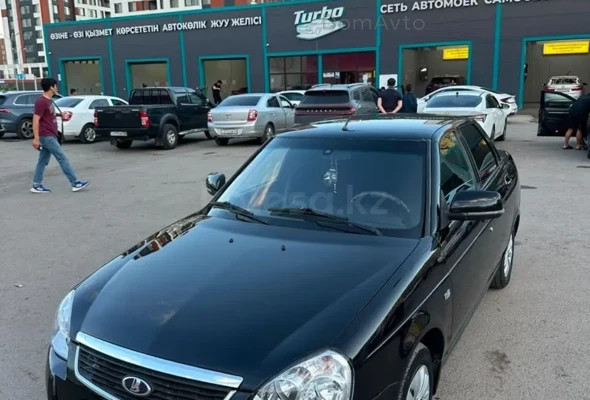 ВАЗ (Lada) Priora 2013 года