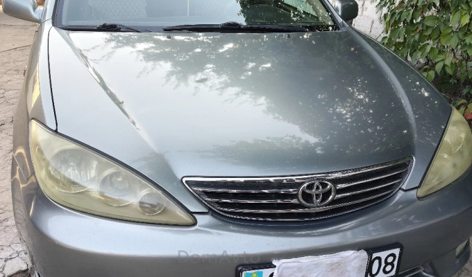 Toyota Camry 2005 года