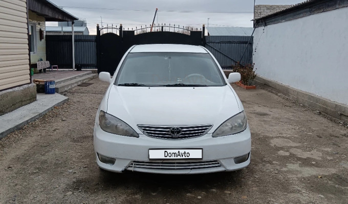 Toyota Camry 2005 года
