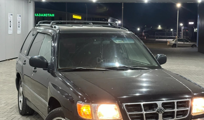 Subaru Forester 2000 года