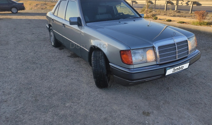 Mercedes-Benz E-Класс 1992 года