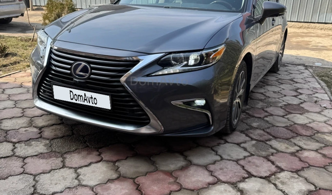 Lexus ES 2016 года