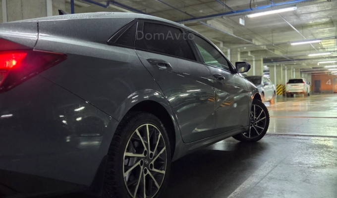 Hyundai Elantra 2021 года