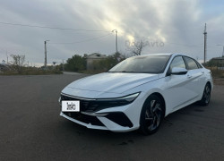 Hyundai Elantra 2024 года