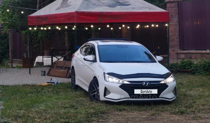 Hyundai Elantra 2020 года