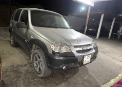 Chevrolet Niva 2011 года