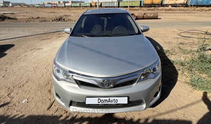 Toyota Camry 2012 года