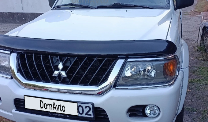Mitsubishi Montero Sport 2000 года