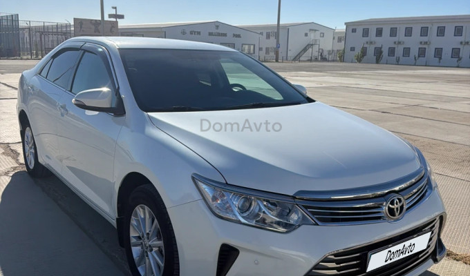Toyota Camry 2015 года