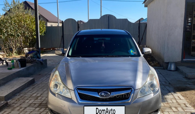 Subaru Legacy 2010 года