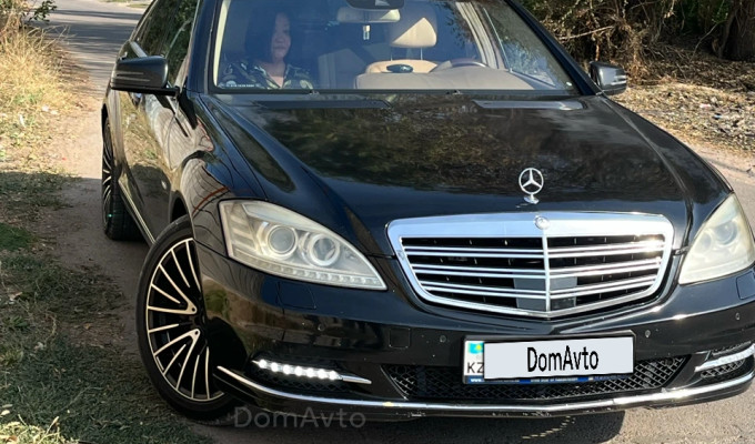 Mercedes-Benz S-Класс 2009 года