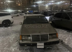 Mercedes-Benz E-Класс 1993 года