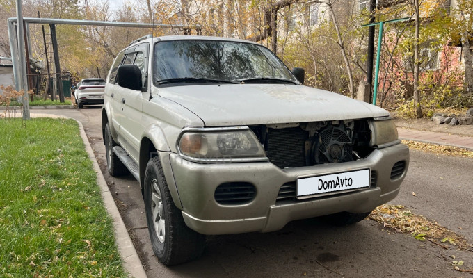 Mitsubishi Montero Sport 2002 года