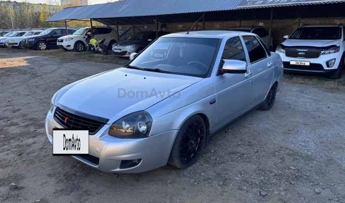 ВАЗ (Lada) Priora 2013 года